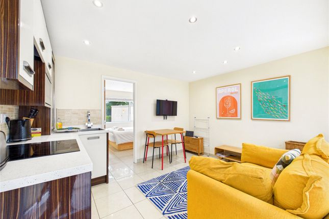 8, Croft Court, Pembrokeshire photo 3