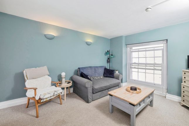 Flat 3, 4, Green Market, Penzance photo 3