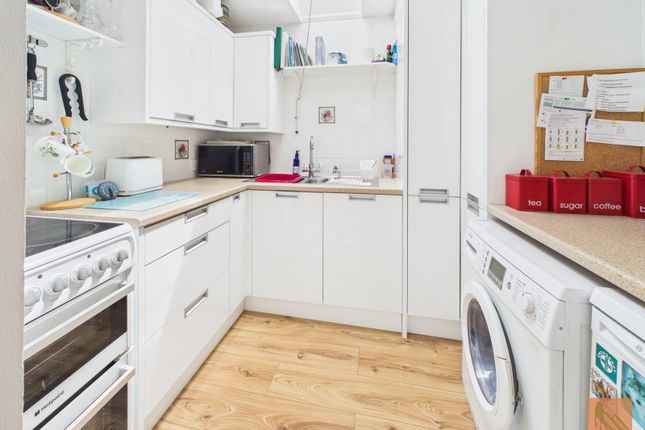 18, Penhallow Close, Truro photo 4