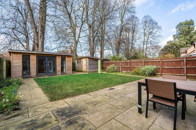 25, Lime Grove, Southmoor photo 3