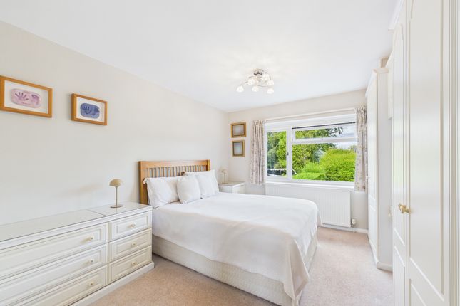 10 Oakley Lane, Chinnor photo 4
