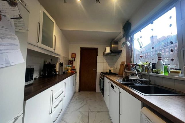 45, Nottingham photo 3