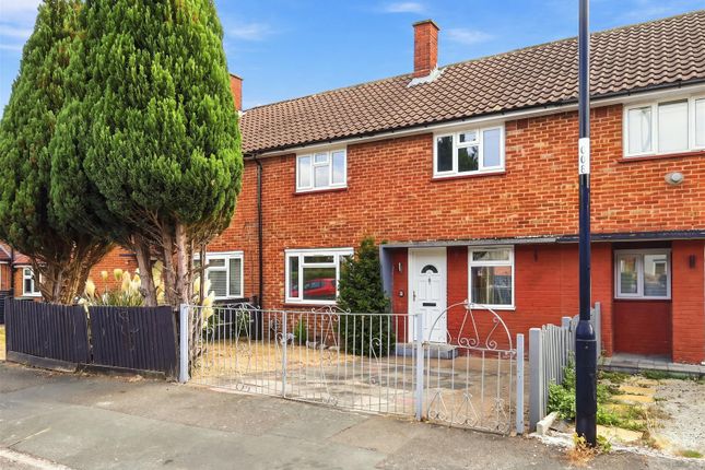 69, Thursley Crescent, Croydon photo 2