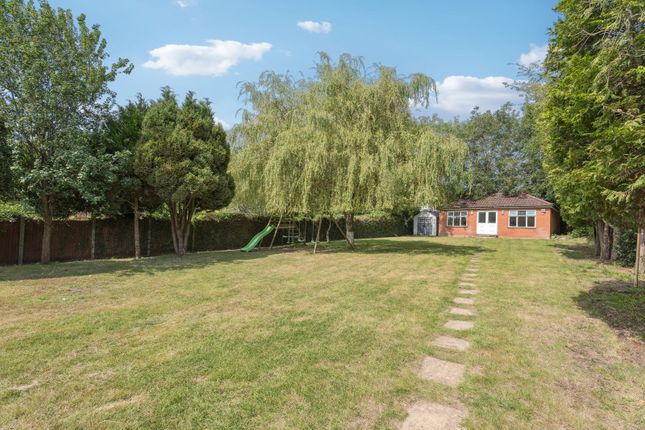 19, Elms Road, Harrow photo 3