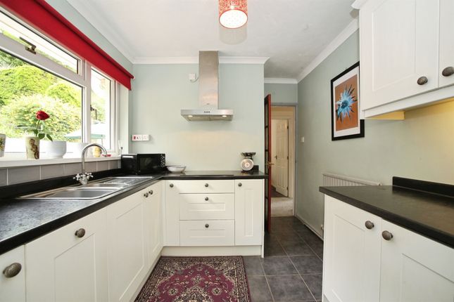 3, The Oaks, Caerphilly photo 4