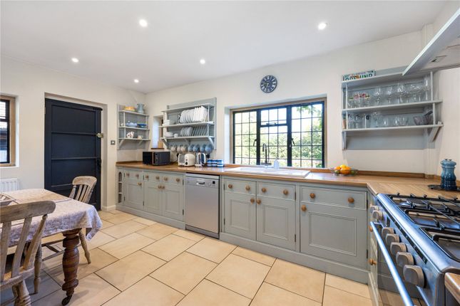 13, Warren Road, Surrey photo 4