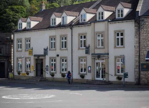 Retail premises to let in Fountain Street, Nailsworth, Glos