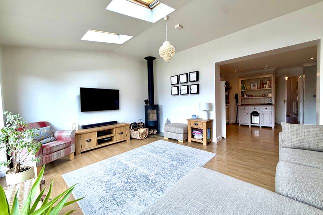 25 Glynmil Close, Merthyr Tydfil photo 2