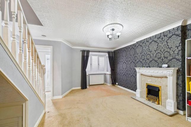 30, Vicarage Gardens, Pontefract photo 2