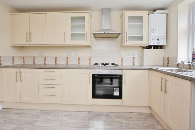 3, Exton Court, Scunthorpe photo 3