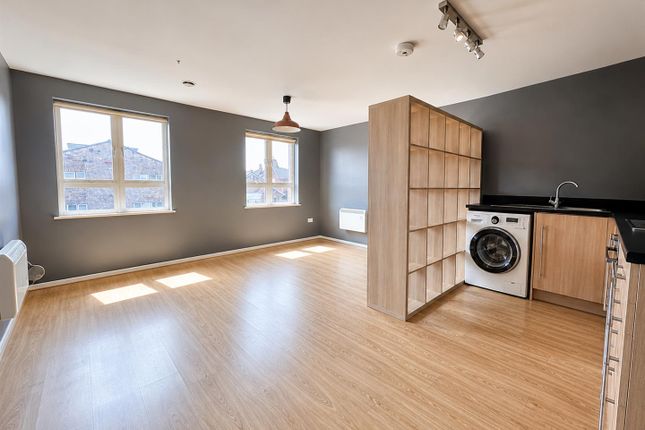 Flat 2, 192 Avonmouth Road, Bristol photo 2
