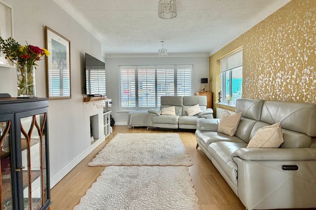 9 Long Lane Close, Southampton photo 3