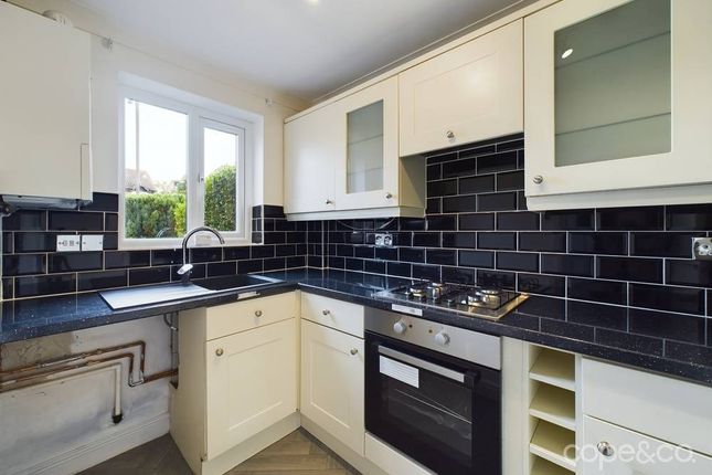 22, Oak Tree Close, Alfreton photo 2