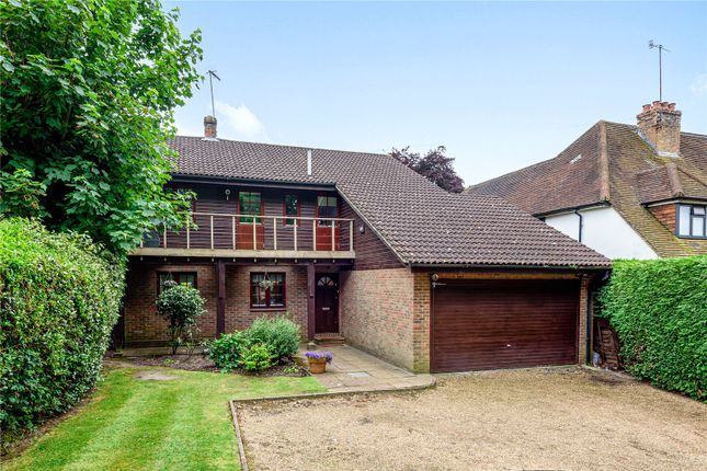 Thumbnail Detached house to rent in Drakes Close, Esher