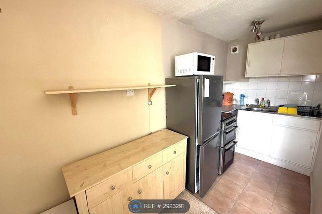 Burfield Court, Handcross Road, Luton photo 3