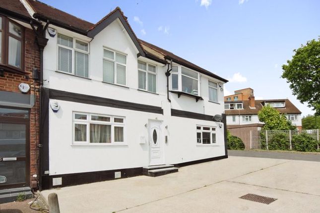 Thumbnail Flat for sale in Greenford Road, Greenford