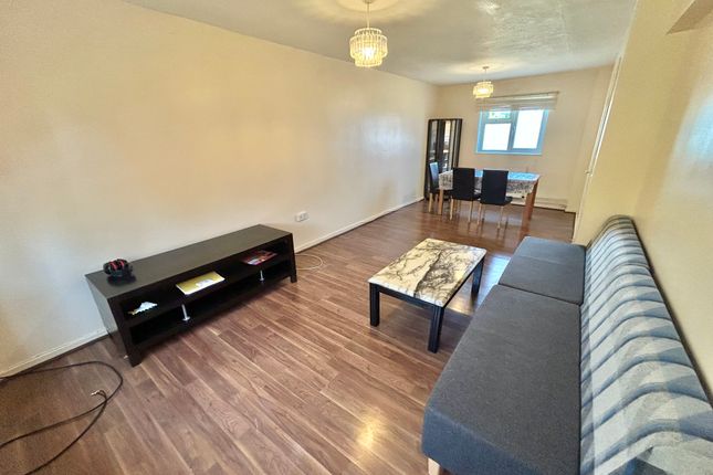 9, Cardinal Close, NOTTINGHAM photo 4