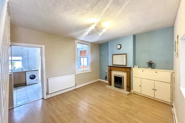 18, Woodman Road, Coulsdon photo 4