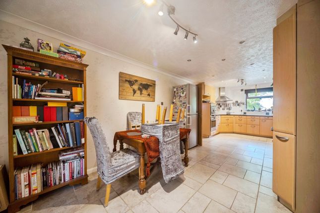 Middlemost, Ridgeway Meads,, Chinnor Road, Princes Risborough photo 3