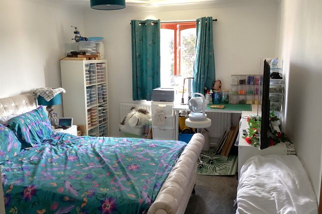 3, Ratcliffe Court, Frinton On Sea photo 4