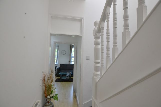 81b, Leigham Vale, London photo 2