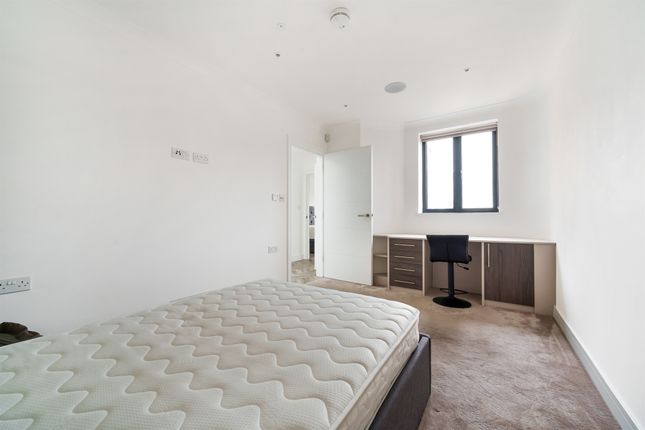 Flat for sale in Plantagenet Road, New Barnet, Barnet