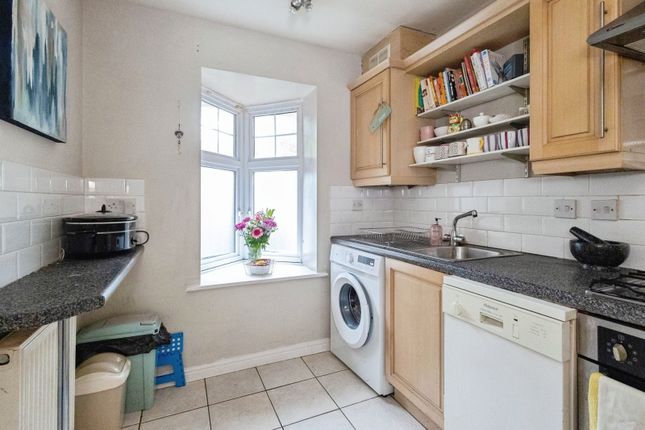 199, Yew Tree Road, Greater Manchester photo 4
