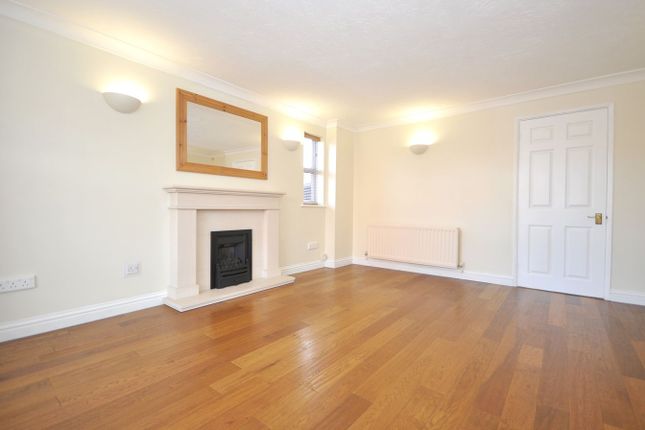 1, Beechmore Drive, Cheltenham photo 3