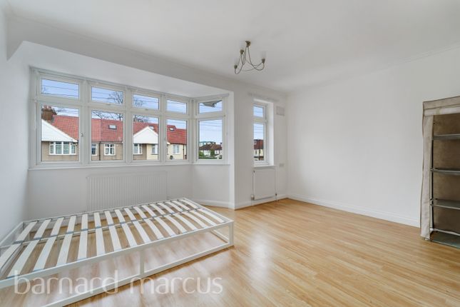Property to rent in Rochester Avenue, Feltham