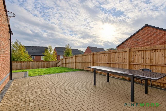 24 Perceval Street, Chesterfield photo 2