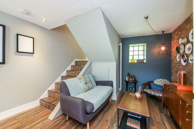 Whitney Road, London E10, 2 bedroom detached house for ...