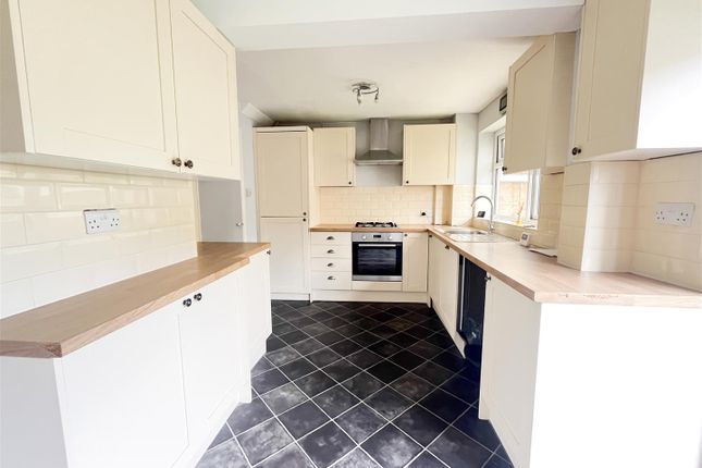 98, Grange Close, Heathfield photo 4