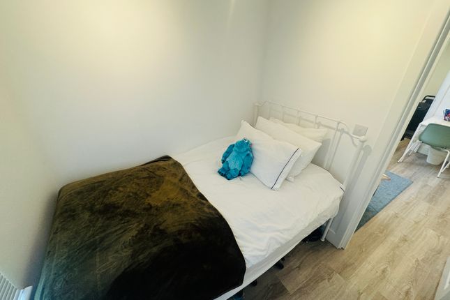 7, Rita Road, London photo 4