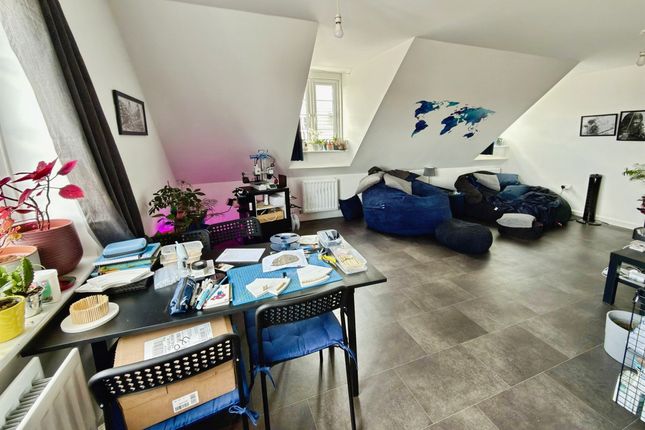 65, Ampthill Way, Faringdon photo 4