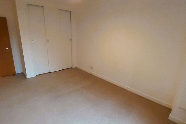 Flat to rent in Coppergate Walk, York
