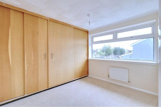 X, Palmerston rd, Rainham photo 5