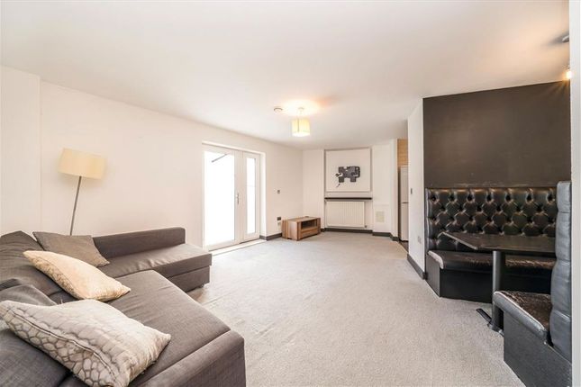 Flat 21, 68, Fairthorn Road, London photo 4