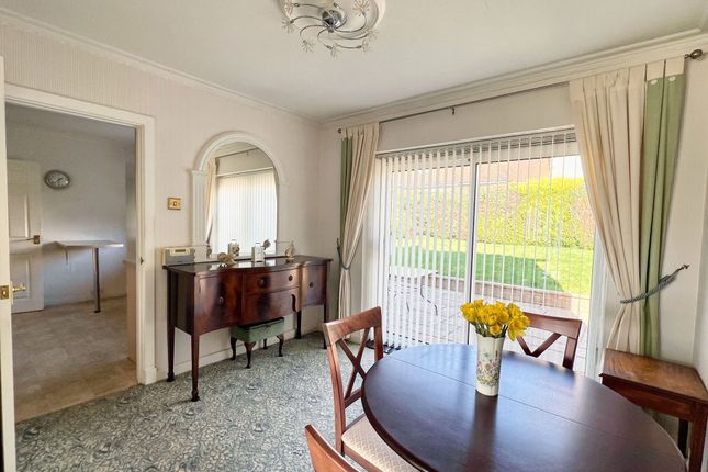 3 The Retreat, Bridgend photo 4