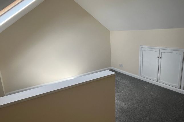 23, Doncaster photo 3