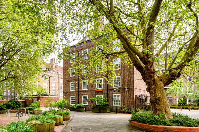 Thumbnail Flat for sale in Teale Street, London
