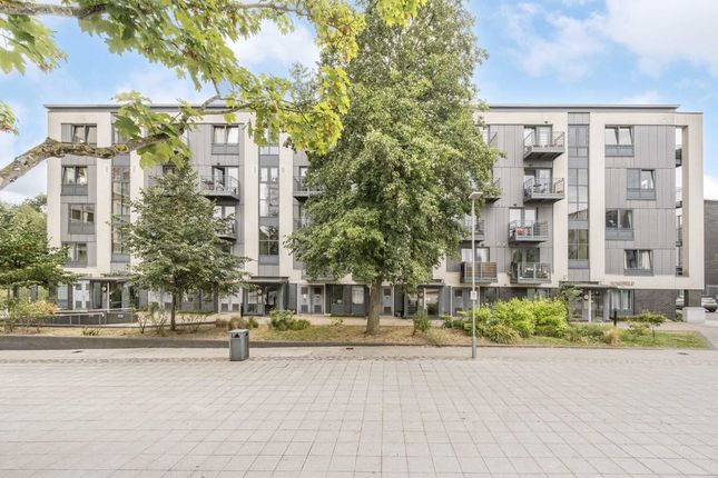 Thumbnail Flat to rent in Pooles Park, London