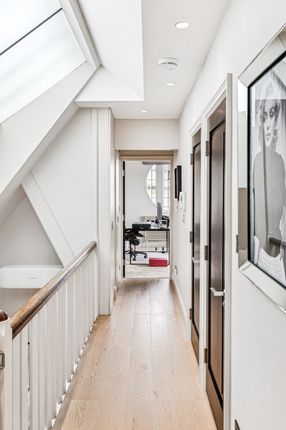Flat for sale in Mallord Street, Chelsea, London