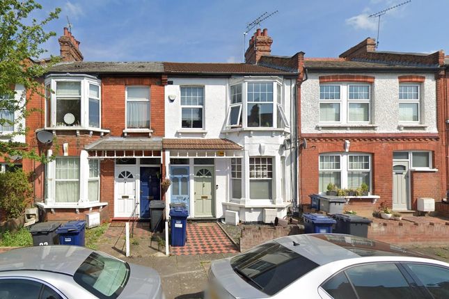Thumbnail Property to rent in Grange Avenue, London