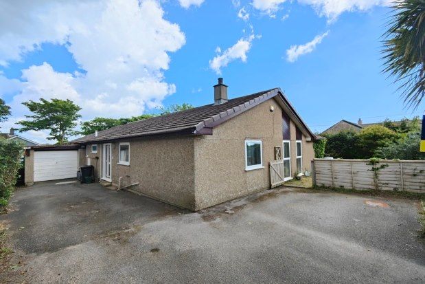 Thumbnail Bungalow to rent in Bowglas Close, Penzance
