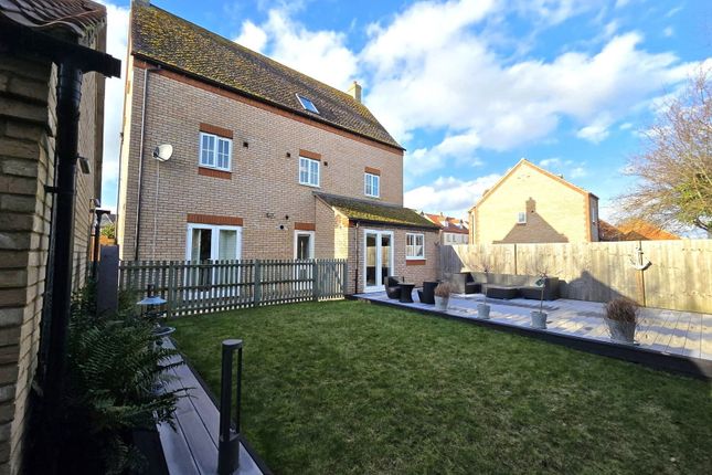 28, Langley Gardens, Sandy photo 3
