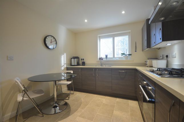 4 Bed Detached House For Sale In Rona Maclean Close Epsom Kt19