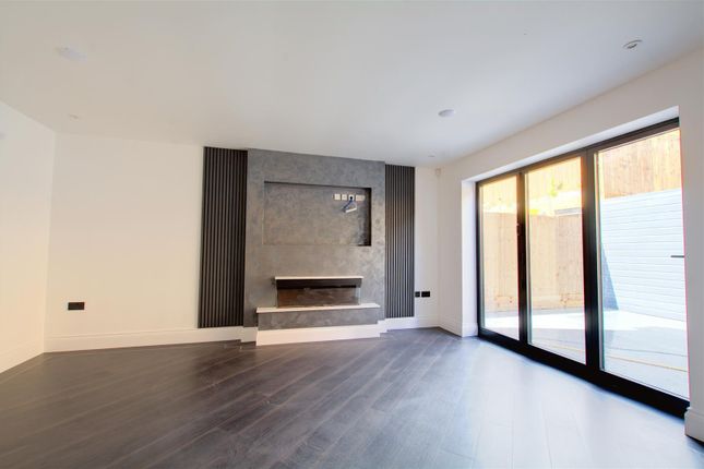 43, Bailey Drive, Nottingham photo 2