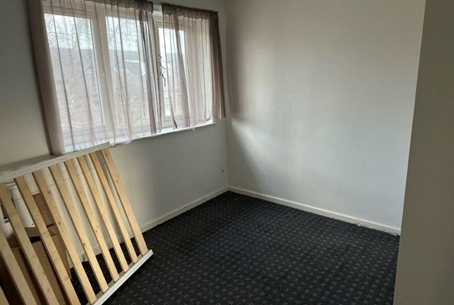 6, MAYFAIR, BRADFORD photo 5