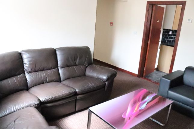 Thumbnail Flat to rent in Woodhouse Lane, Leeds, Woodhouse