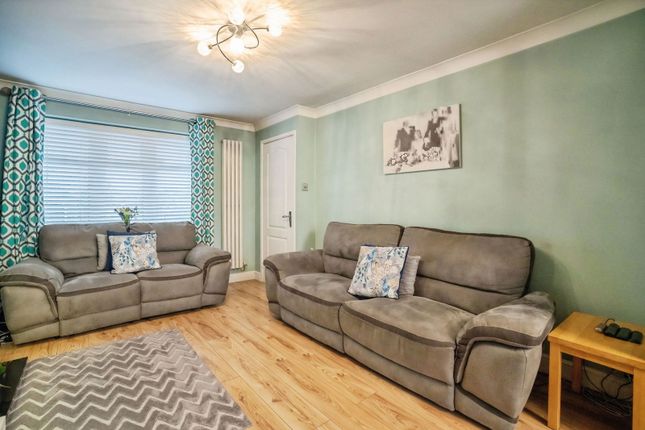 4, Darley Close, Widnes photo 5